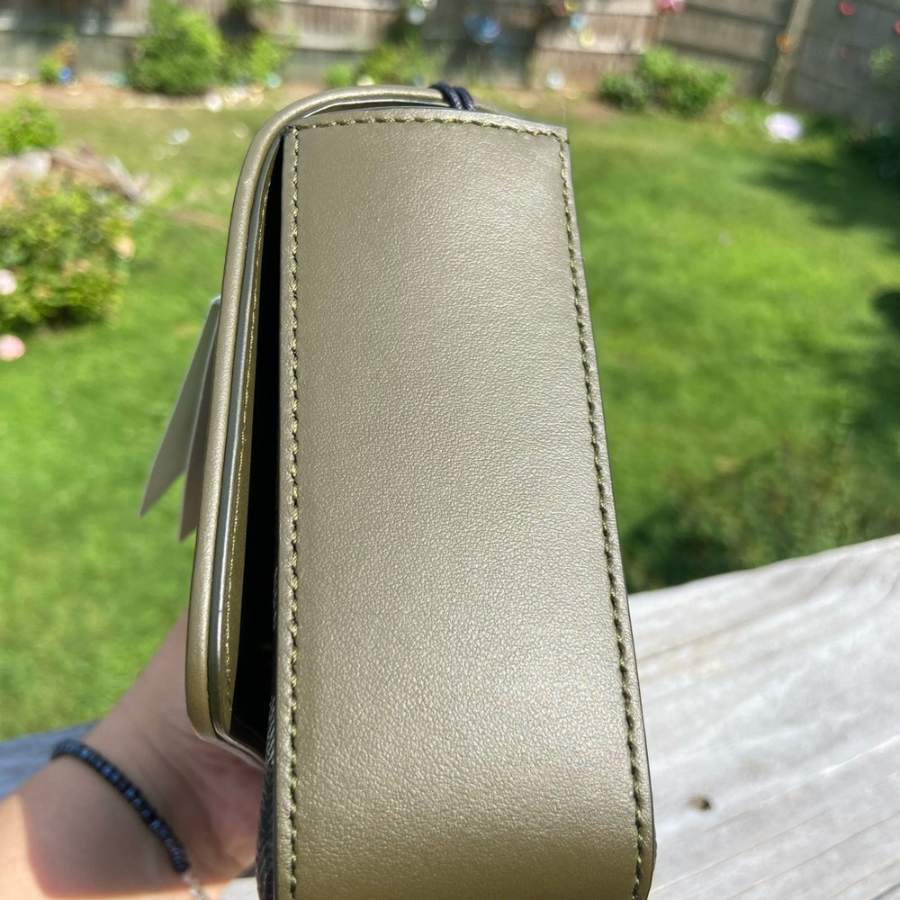 Burberry Hampshire Bag - Picture 6 of 15